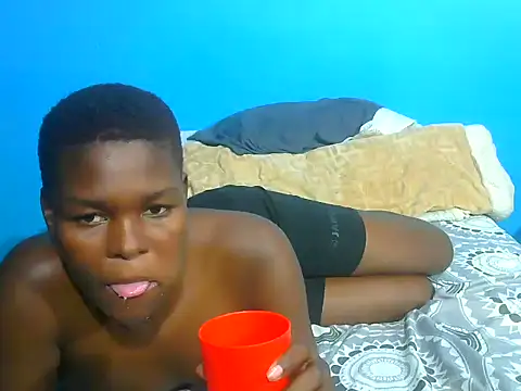 VirginPrincess06 online show from 27, 11, 2025