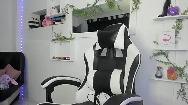 Ariel Laurentt online show from 9, 2, 2026