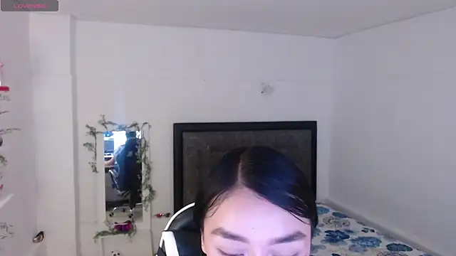 Ariel Laurentt online show from 19, 7, 2026