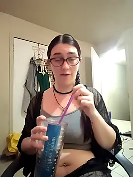 Snapshot of LaylaLucis chatting on 9, 7, 2026 LaylaLucis online show from 9, 7, 2026