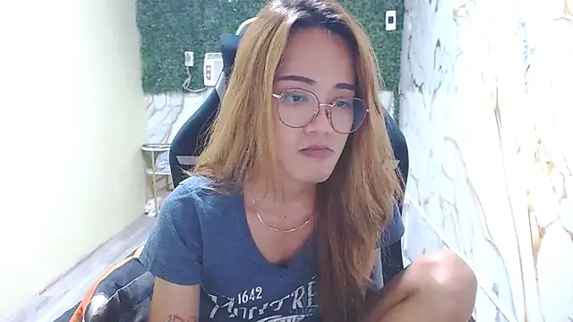 Snapshot of imadriana12 chatting on 25, 11, 2025 imadriana12 online show from 25, 11, 2025