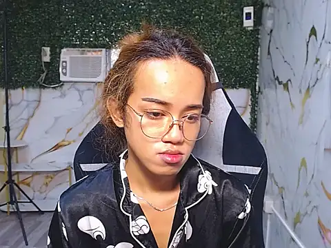 Snapshot of imadriana12 chatting on 27, 11, 2025 imadriana12 online show from 27, 11, 2025