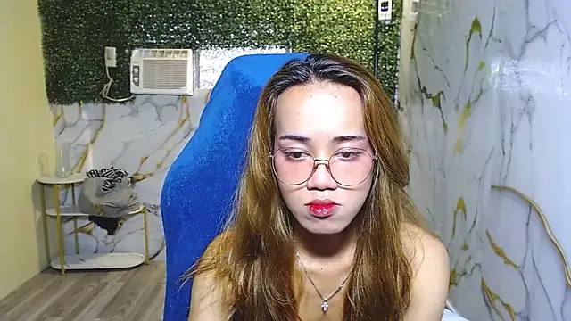 Snapshot of imadriana12 chatting on 28, 11, 2025 imadriana12 online show from 28, 11, 2025