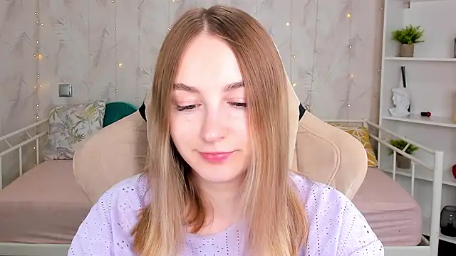 Shy Polly online show from 13, 3, 2026