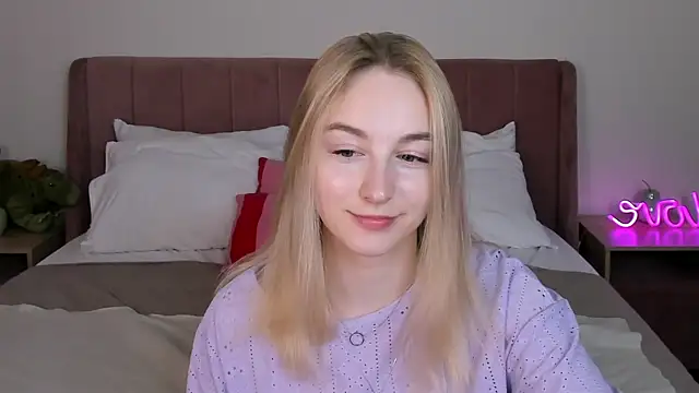 Snapshot of Shy_Polly chatting on 24, 6, 2026 Shy Polly online show from 24, 6, 2026