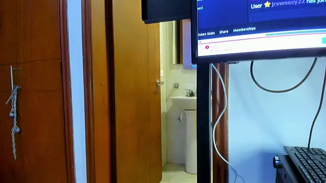 Bad queen22 online show from 5, 12, 2025