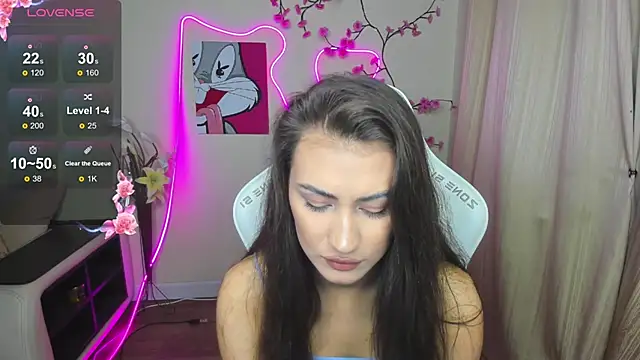 AdeleLuu online show from 30, 11, 2025