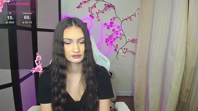 AdeleLuu online show from 22, 11, 2025