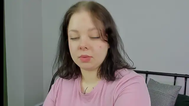 Snapshot of Vlada_vv chatting on 19, 5, 2026 Vlada vv online show from 19, 5, 2026