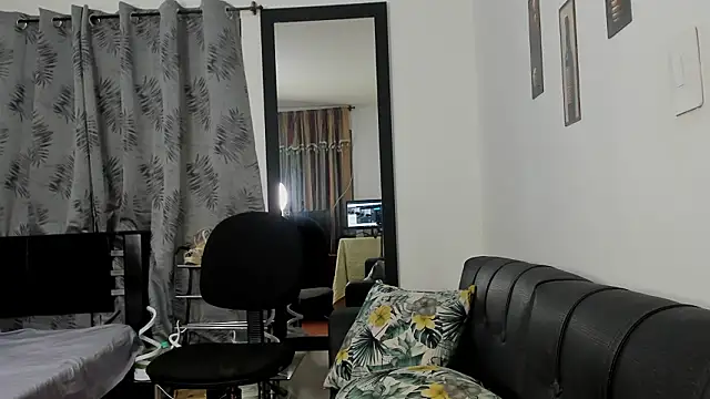 Violeta Gracee online show from 9, 3, 2026