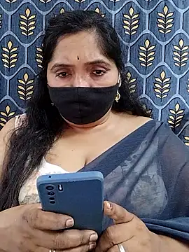 Snapshot of Soni-queen chatting on 22, 11, 2025 Soni-queen online show from 22, 11, 2025