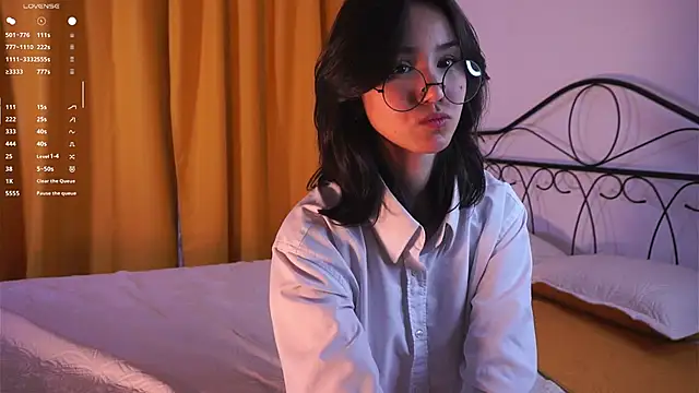 StaciaBratz online show from 21, 11, 2025