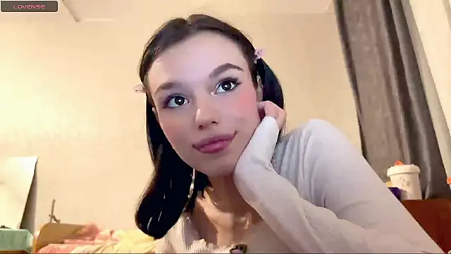 StacieGregoreski online show from 2, 12, 2025