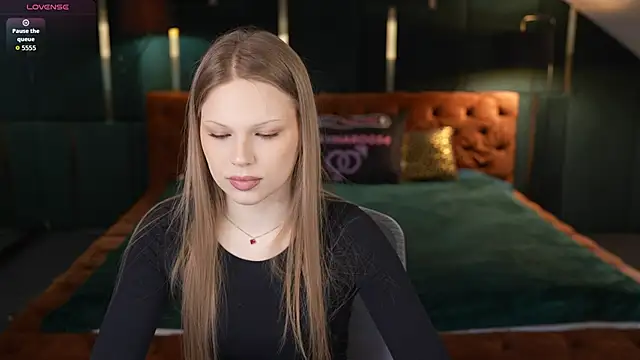 Charlotte Dreams online show from 27, 3, 2026