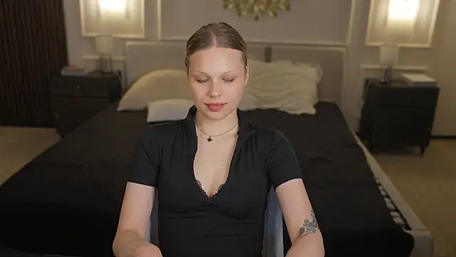 Charlotte Dreams online show from 7, 7, 2026