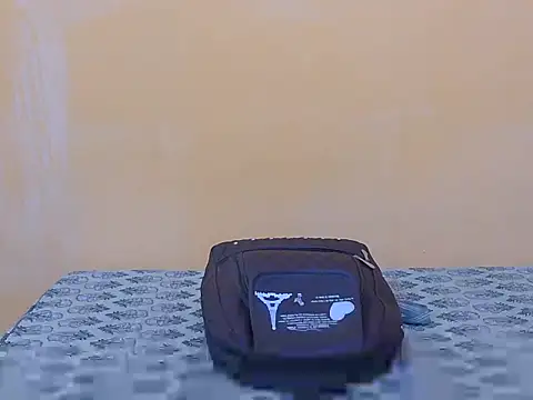 Honey Baby1 online show from 21, 12, 2025