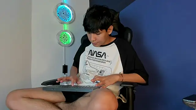 Liam Sinclair online show from 8, 1, 2026