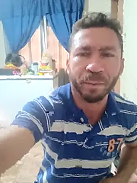 Snapshot of RobertoLuiz84 chatting on 4, 5, 2026 RobertoLuiz84 online show from 4, 5, 2026