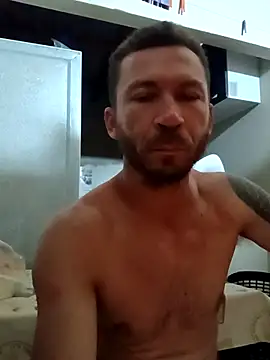 RobertoLuiz84 online show from 4, 3, 2026