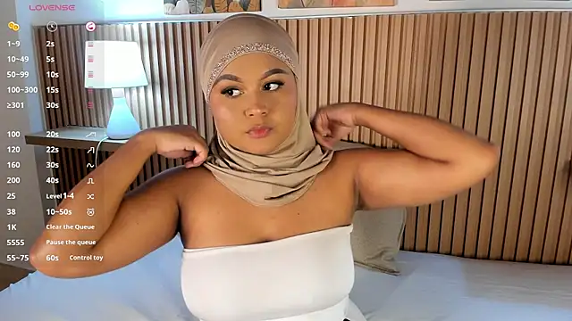 Snapshot of jasmyne_anbar chatting on 15, 12, 2025 jasmyne anbar online show from 15, 12, 2025