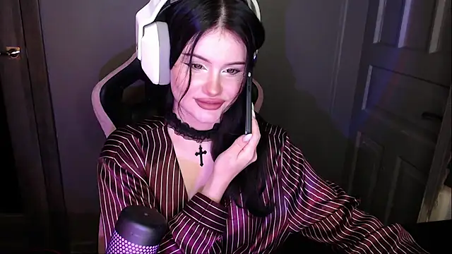 Moon raven online show from 15, 12, 2025