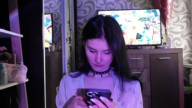 Moon raven online show from 7, 4, 2026