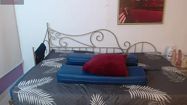 Snapshot of Roxanne_vale chatting on 18, 6, 2026 Roxanne vale online show from 18, 6, 2026