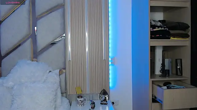 Snapshot of aron_chase chatting on 30, 11, 2025 aron chase online show from 30, 11, 2025