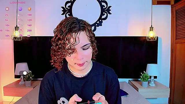 Skyee angel online show from 2, 5, 2026
