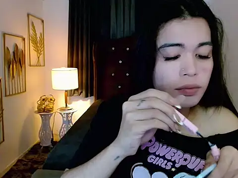 hollyyumiloove online show from 11, 3, 2026