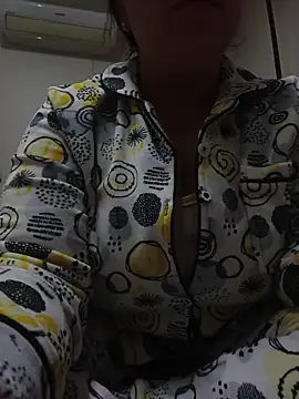 Honeygirl100 online show from 13, 1, 2026