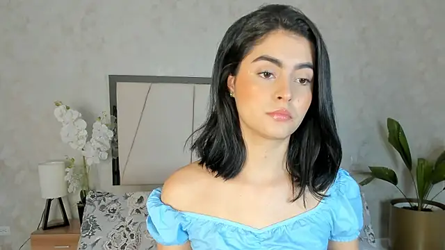 Snapshot of SarhaVega chatting on 27, 11, 2025 SarhaVega online show from 27, 11, 2025