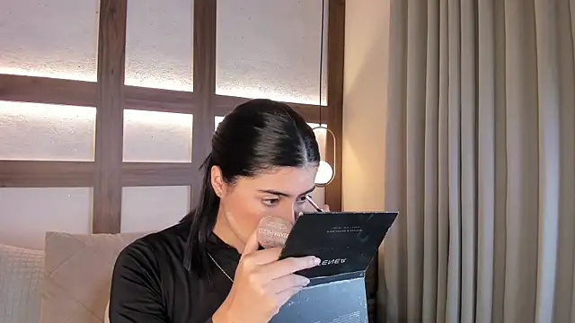 SarhaVega online show from 30, 3, 2026