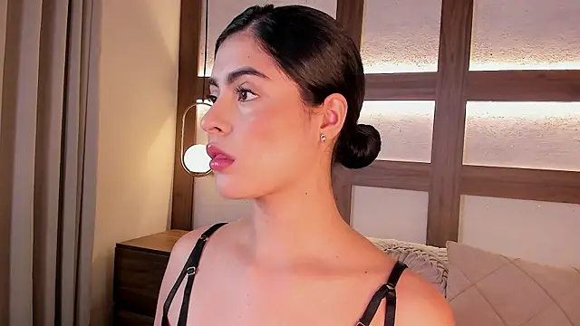 Snapshot of SarhaVega chatting on 30, 11, 2025 SarhaVega online show from 30, 11, 2025