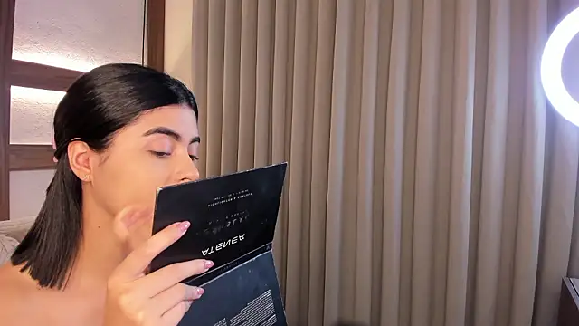 SarhaVega online show from 1, 3, 2026