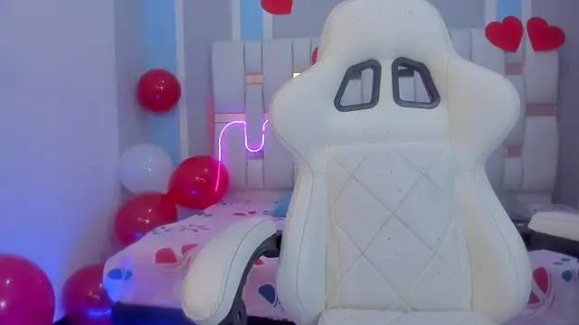 Snapshot of mask_red_girl chatting on 16, 2, 2026 mask red girl online show from 16, 2, 2026