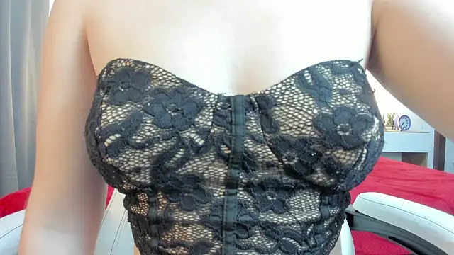 mask red girl online show from 25, 5, 2026
