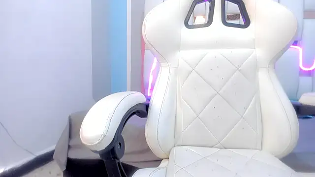 Snapshot of mask_red_girl chatting on 5, 2, 2026 mask red girl online show from 5, 2, 2026