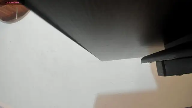 Izelevans online show from 10, 4, 2026