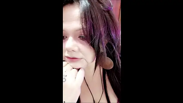 Snapshot of Amputee_woman chatting on 10, 7, 2026 Amputee woman online show from 10, 7, 2026