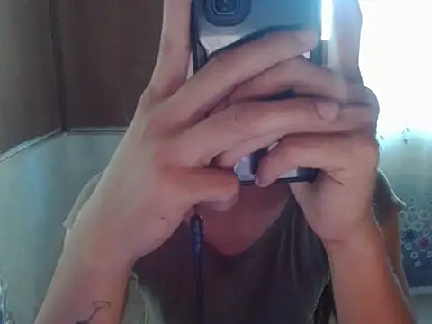 lovelycarla32 online show from 25, 3, 2026