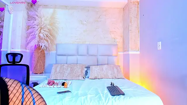 BritneyCortz  online show from 3, 2, 2026