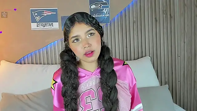 Snapshot of EloiseSweetxx chatting on 8, 2, 2026 EloiseSweetxx online show from 8, 2, 2026