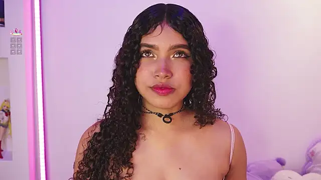 EloiseSweetxx online show from 10, 4, 2026