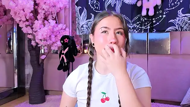 Naomistart online show from 2, 12, 2025