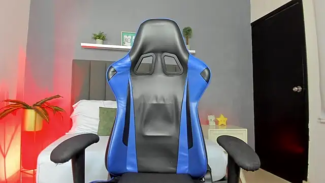 lindaa natashaa  online show from 2, 12, 2025