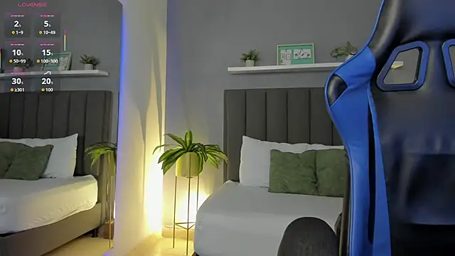 lindaa natashaa  online show from 28, 11, 2025