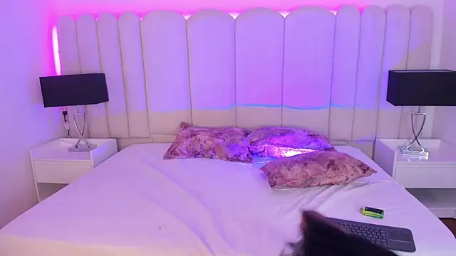 CleoColliva  online show from 8, 1, 2026