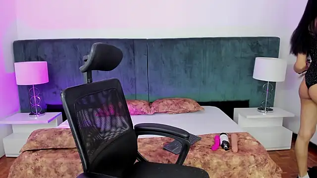 CleoColliva  online show from 11, 2, 2026