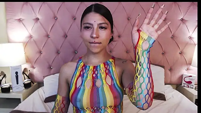 Hillary Thomson online show from 25, 11, 2025